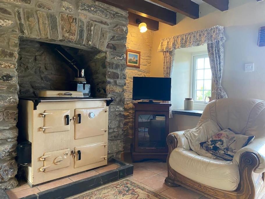 Banc Cottage Moylgrove Екстер'єр фото