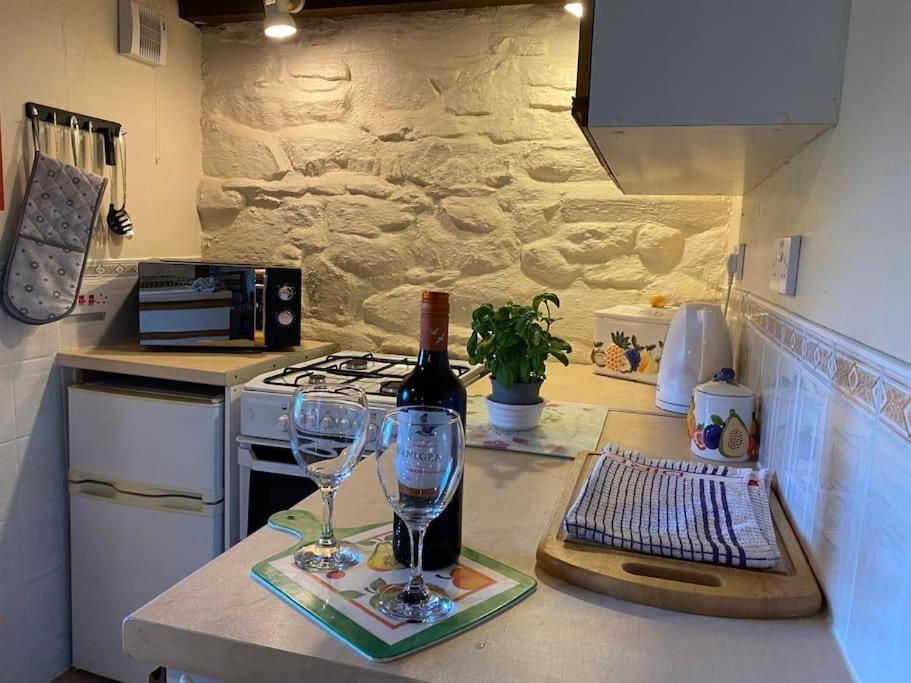 Banc Cottage Moylgrove Екстер'єр фото